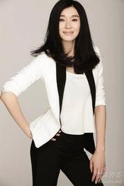 演员陈丽娜照片,光影交织下的美丽演绎