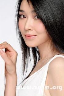 演员陈丽娜照片,光影交织下的美丽演绎  第2张