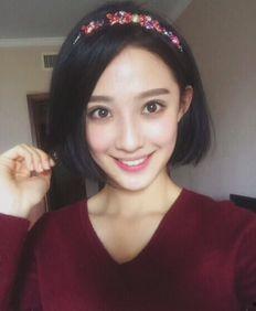 女大胸生活照,美丽与自信的完美展现  第2张