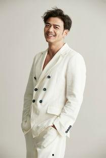 雍西个人资料 照片,光影交织，魅力四溢的时尚达人